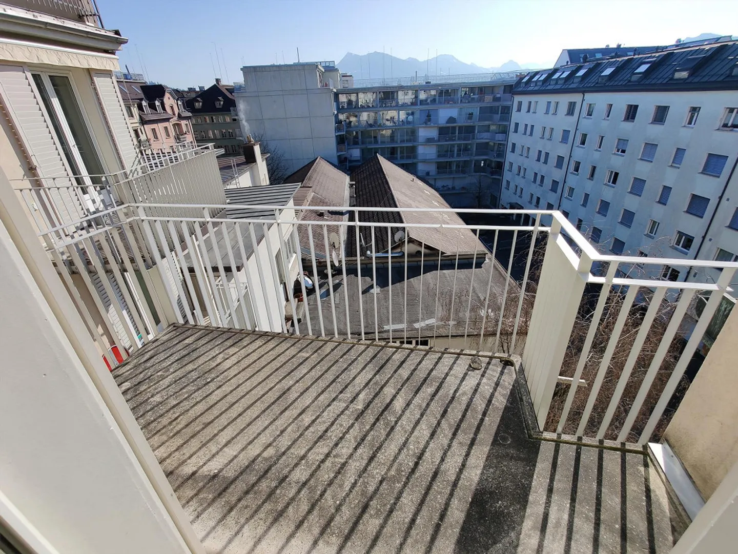 Geräumige Wohnung mit Balkonen - Foto 11 von 12