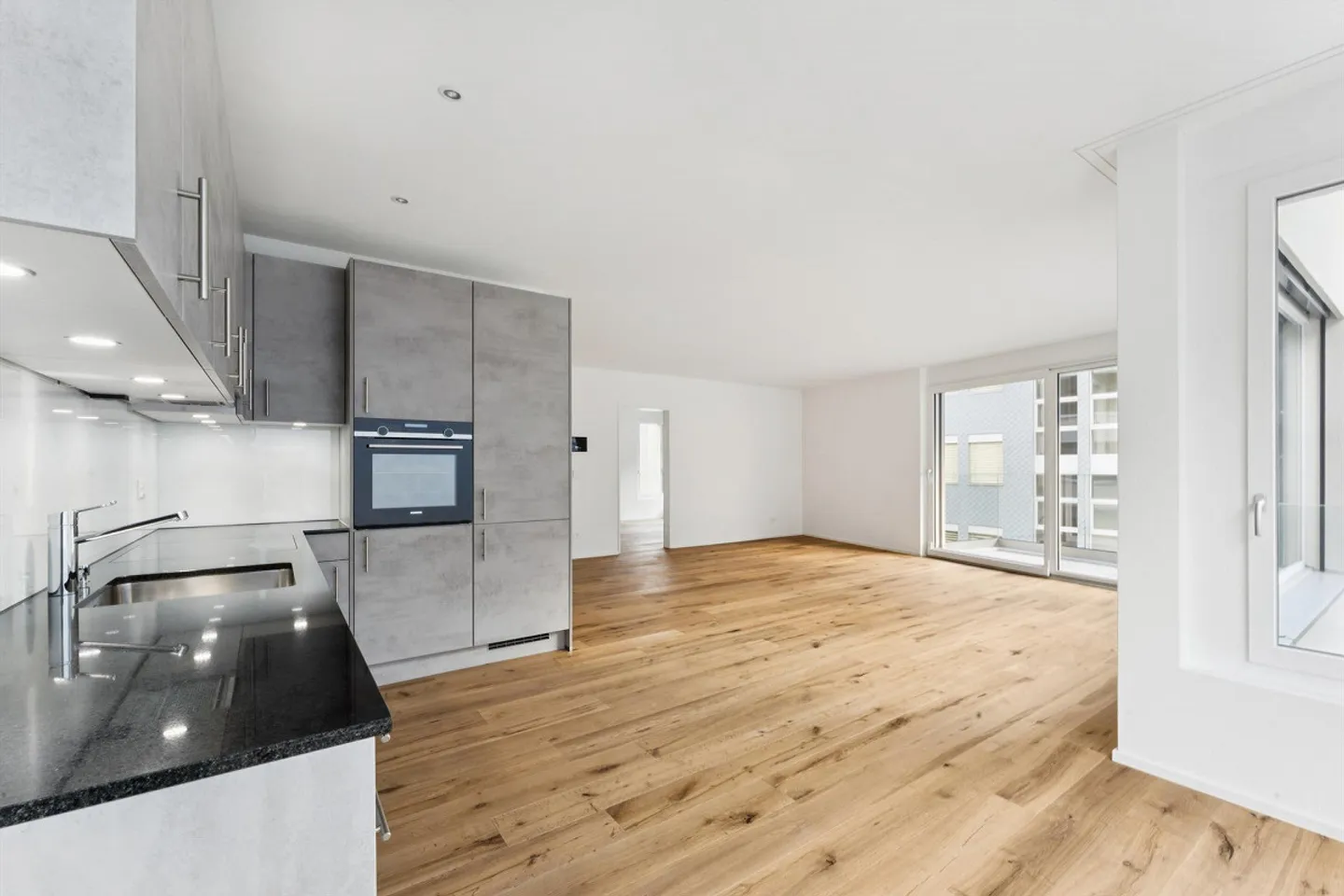 Exclusive 3.5 Room New Apartment - Photo 1 of 5