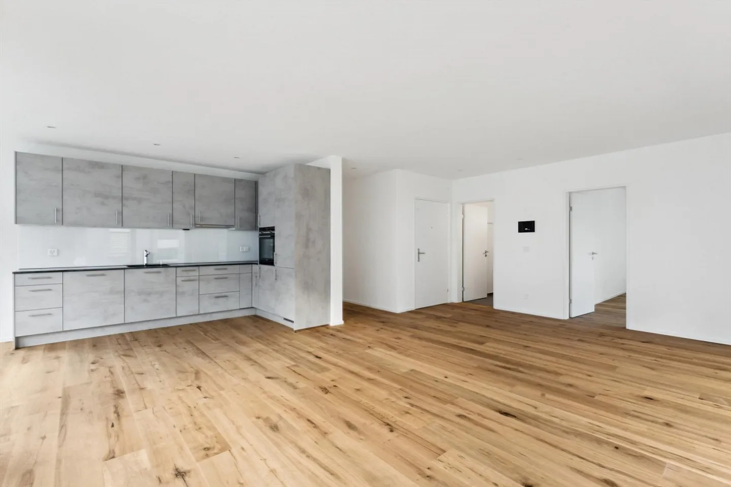 Exclusive 3.5 Room New Apartment - Photo 2 of 5