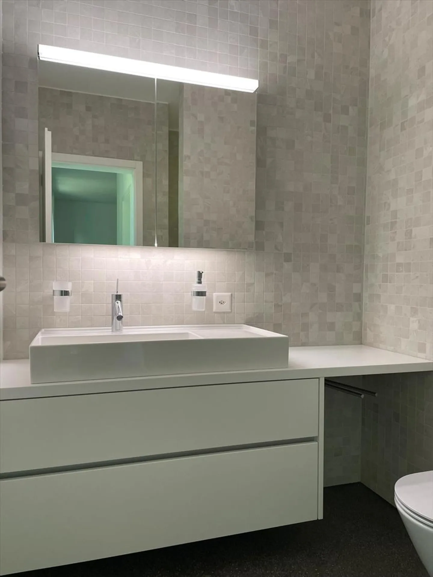 Luxury Apartment with Terrace - Photo 5 of 10