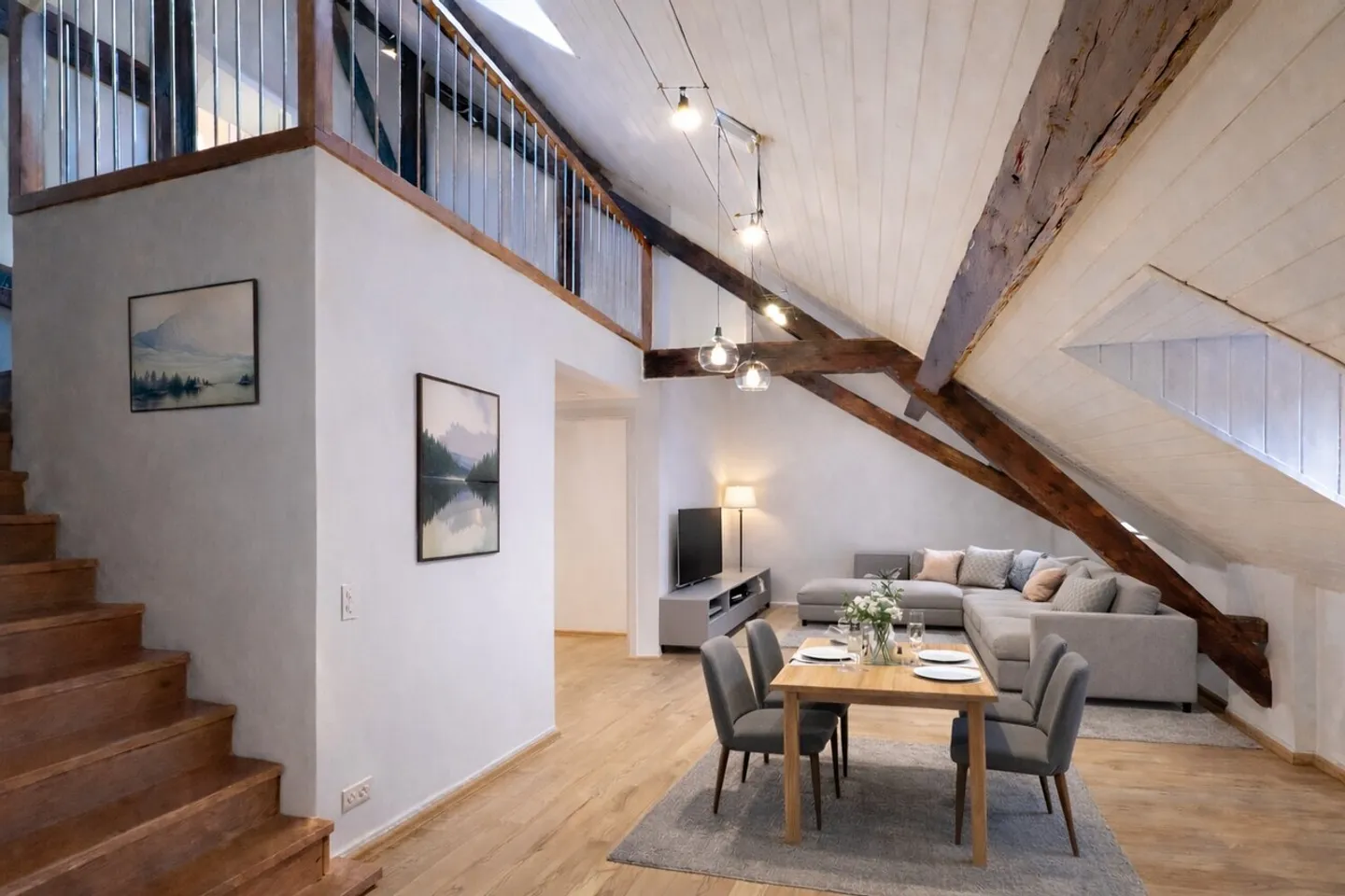 Incantevole duplex di 4,5 stanze con giardino - Foto 2 di 10