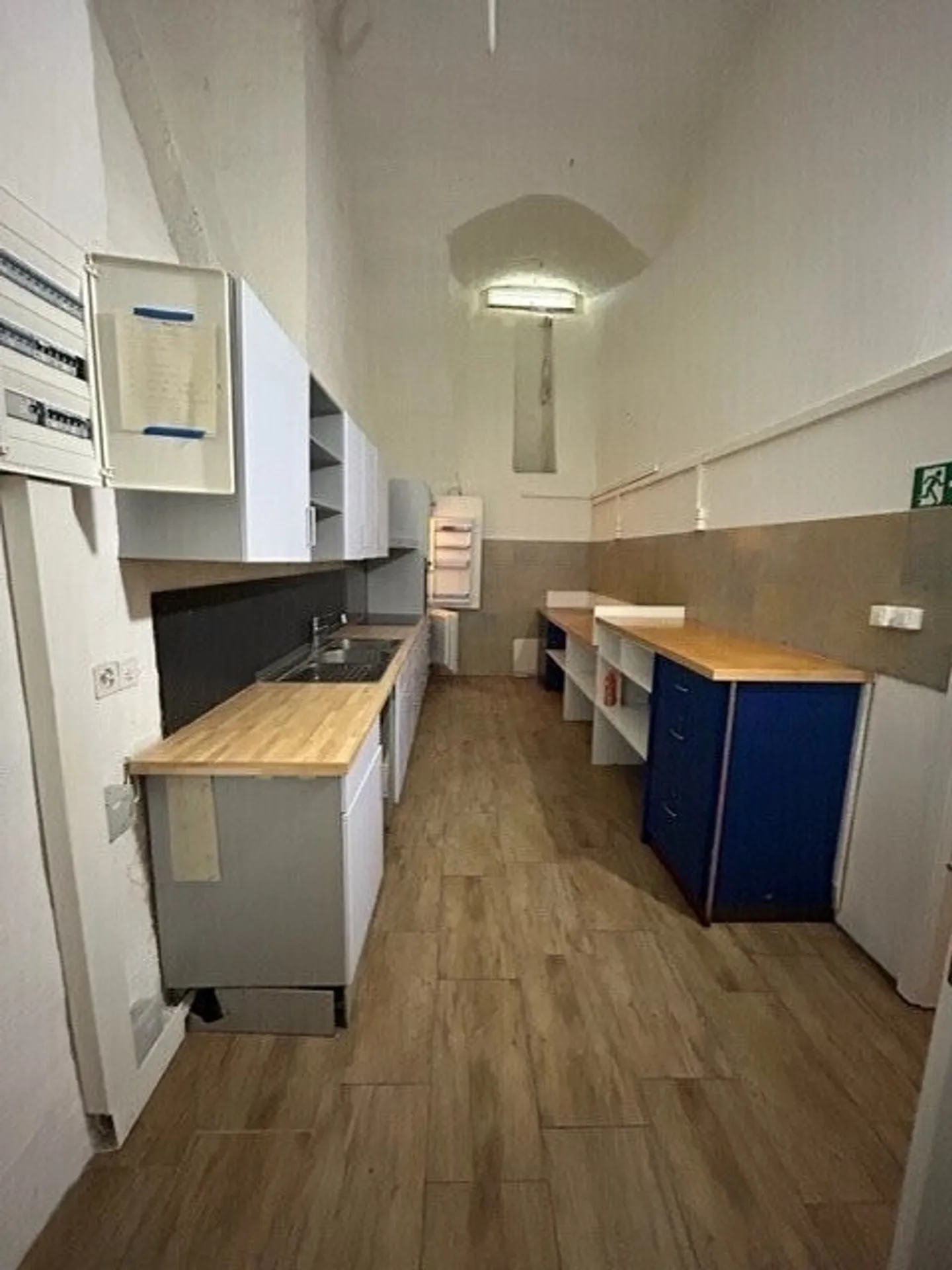 Cantina a volta storica nel cuore di Aarau disponibile per affitto immediato - Foto 8 di 11