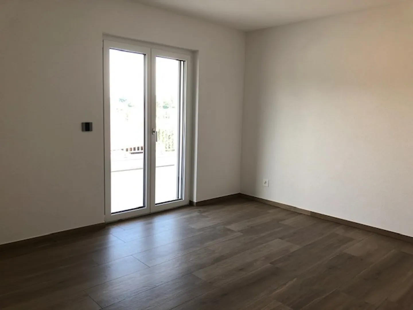 SONDERINVESTOR - WUNDERSCHÖNE 4.5 ZIMMER WOHNUNG IM 1. STOCK - Foto 2 von 12