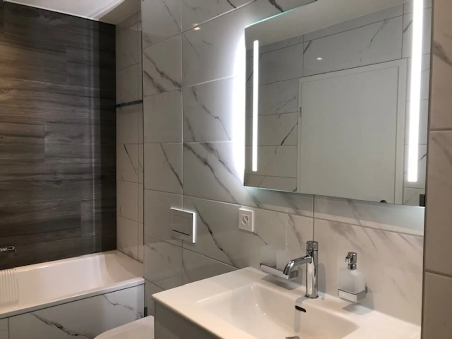 SONDERINVESTOR - WUNDERSCHÖNE 4.5 ZIMMER WOHNUNG IM 1. STOCK - Foto 5 von 12