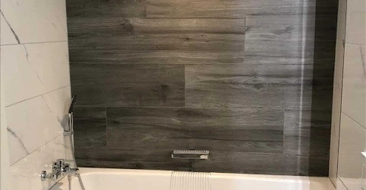 SONDERINVESTOR - WUNDERSCHÖNE 4.5 ZIMMER WOHNUNG IM 1. STOCK - Foto 6 von 12