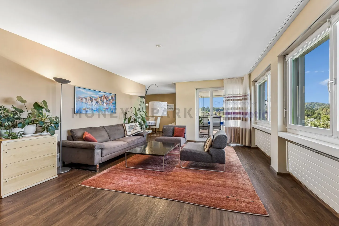 5.5 Room Condominium with Great Potential - Photo 3 of 8
