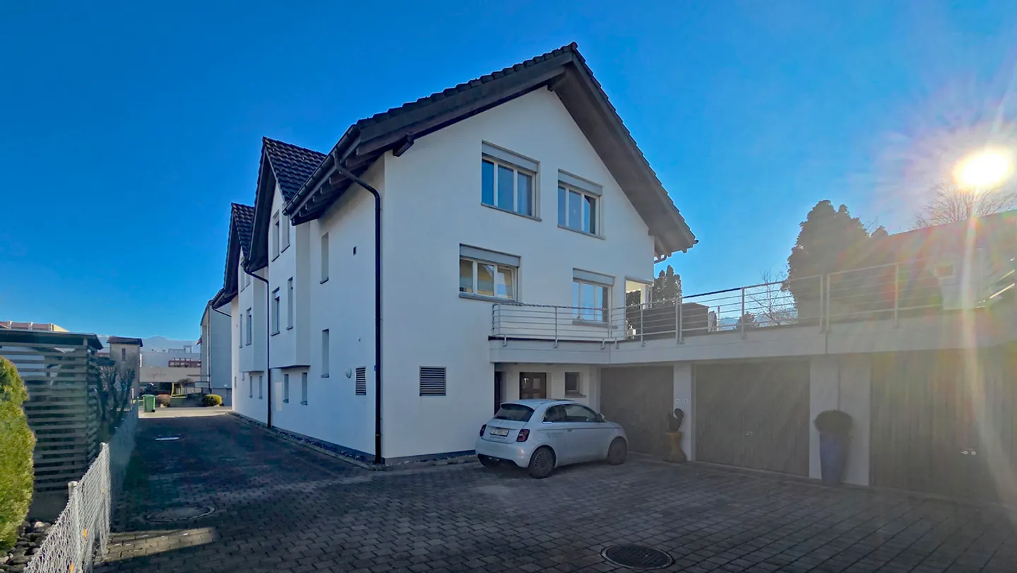 5.5-room apartment including double garage! - Photo 1 of 18