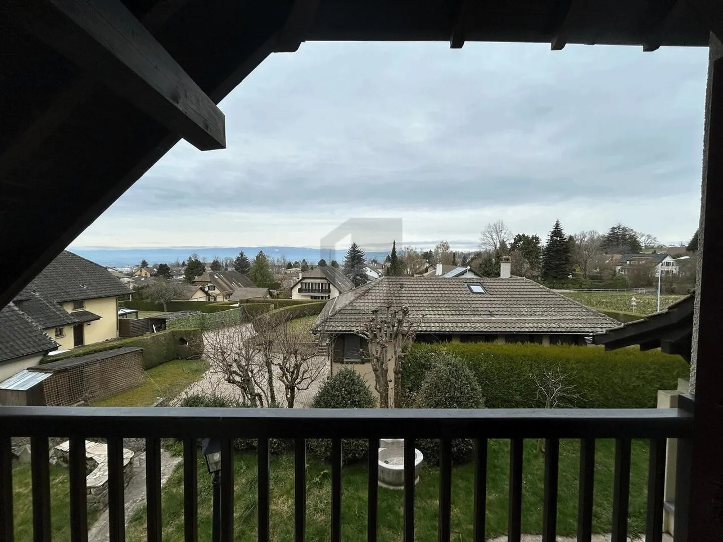 SPAZIOSO E LUMINOSO CON SPAZIO ESTERNO PRIVATO - Foto 3 di 5