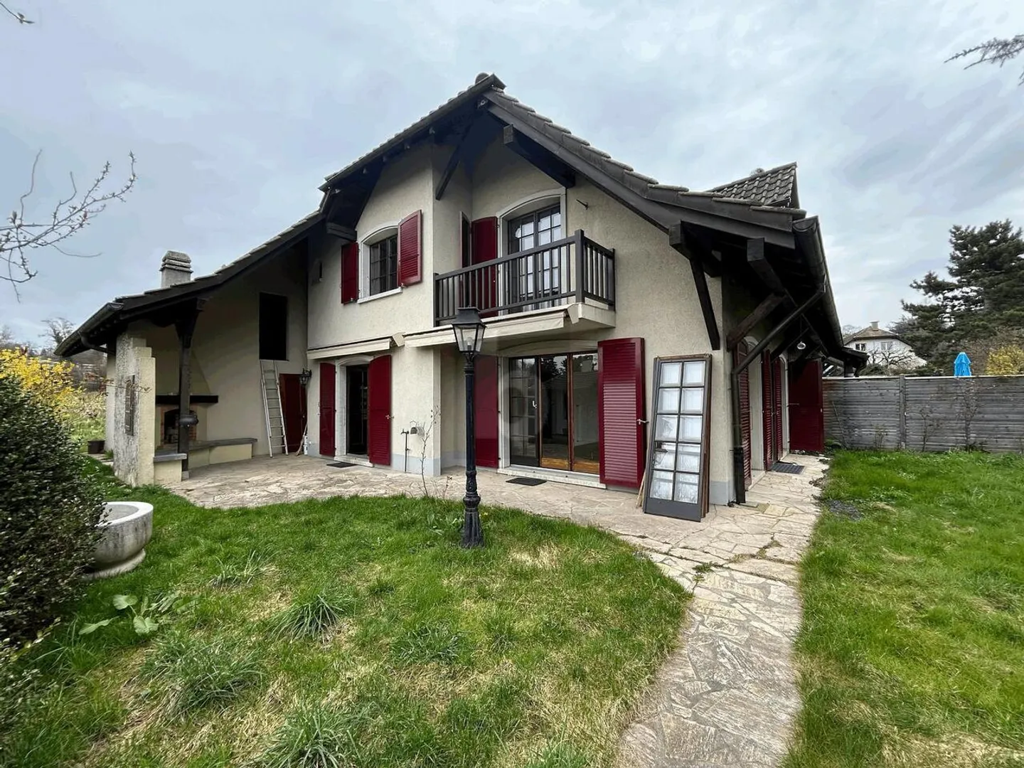 SPAZIOSO E LUMINOSO CON SPAZIO ESTERNO PRIVATO - Foto 1 di 5