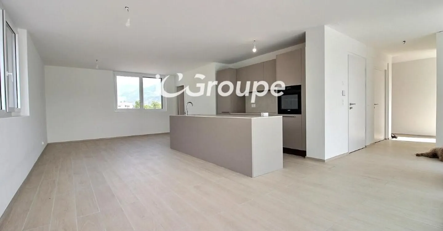 Stunning 4.5-room penthouse for rent in Uvrier - Photo 1 of 11