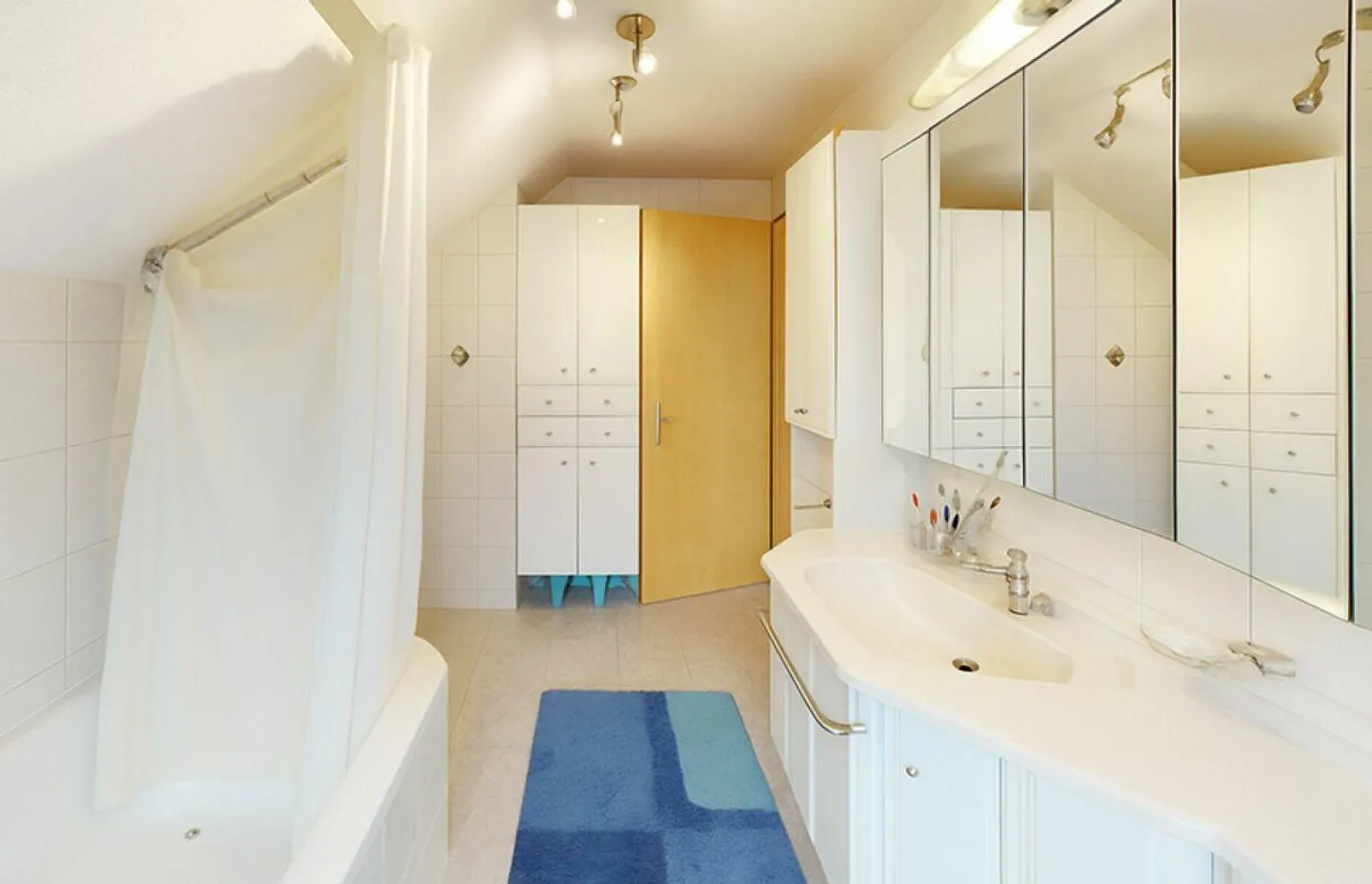 7.5 Room Single Family House - Photo 9 of 24