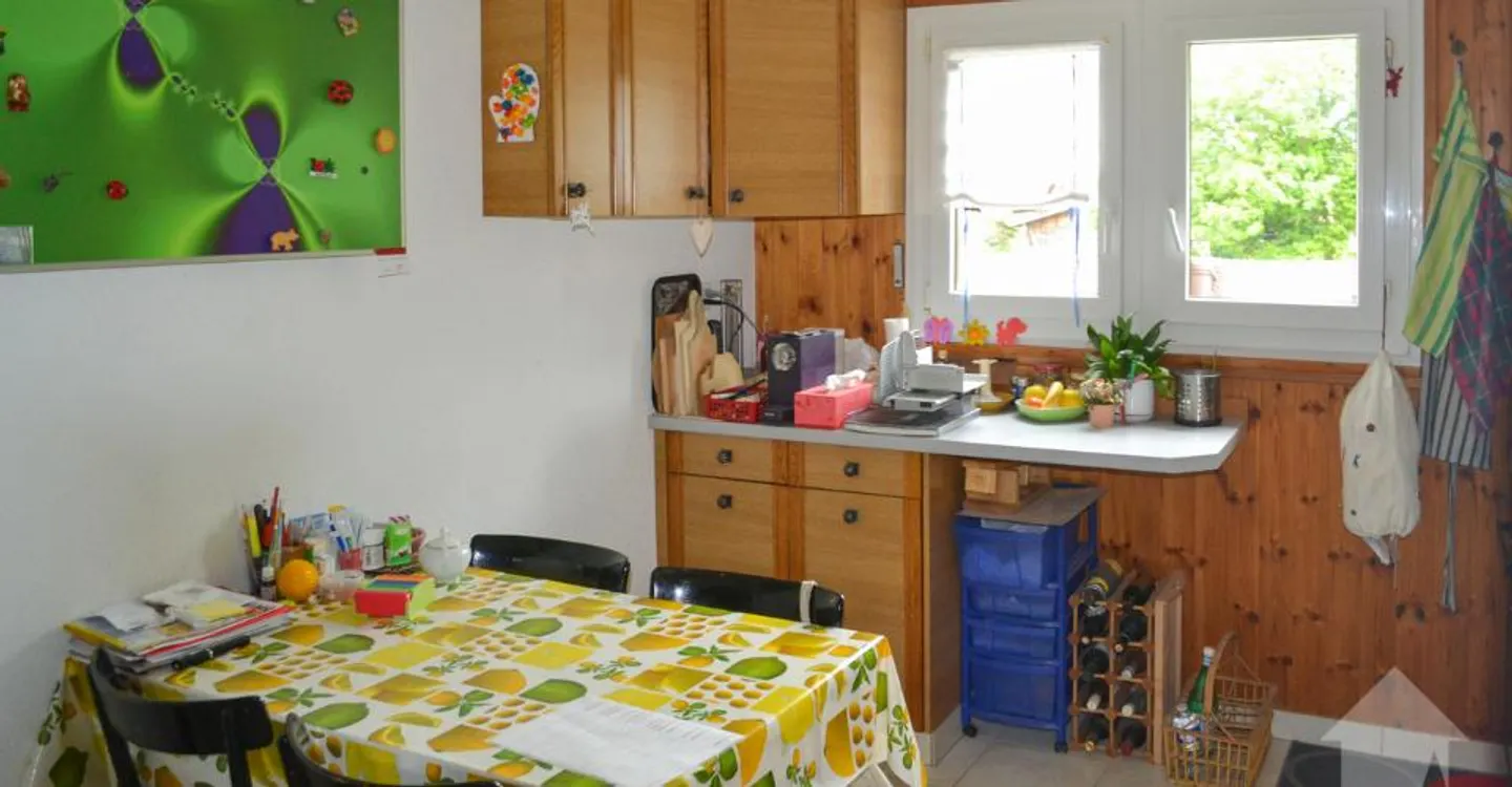 4,5-Zimmer-Wohnung von 80 m2 im 2. Stock eines kleinen Gebäudes. - Foto 6 von 12