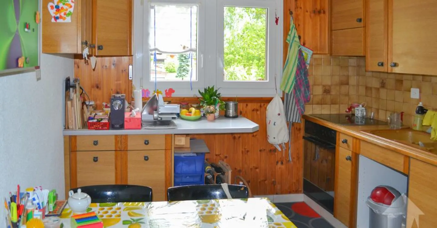 4,5-Zimmer-Wohnung von 80 m2 im 2. Stock eines kleinen Gebäudes. - Foto 7 von 12