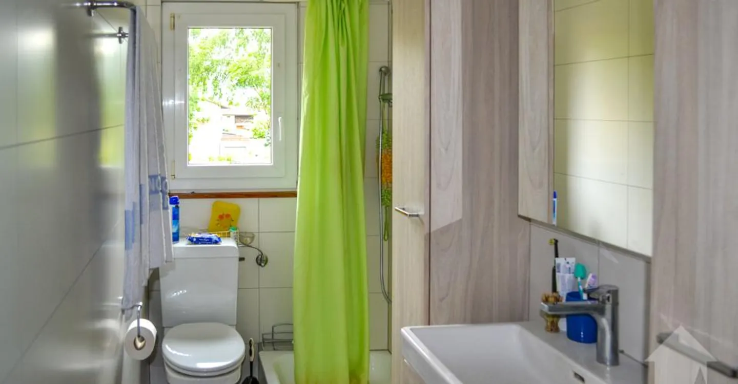4,5-Zimmer-Wohnung von 80 m2 im 2. Stock eines kleinen Gebäudes. - Foto 9 von 12