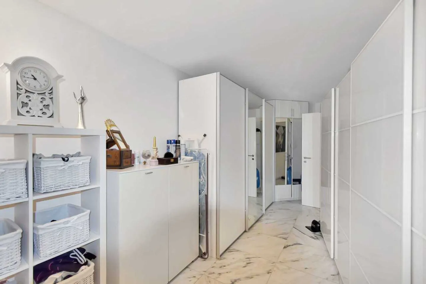 4.5 Room Garden Apartment with Private Wellness & Large Garden - Photo 7 of 13