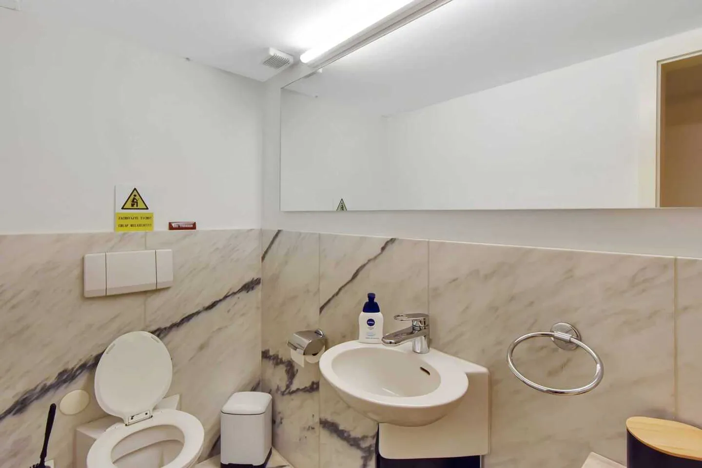 4.5 Room Garden Apartment with Private Wellness & Large Garden - Photo 9 of 13