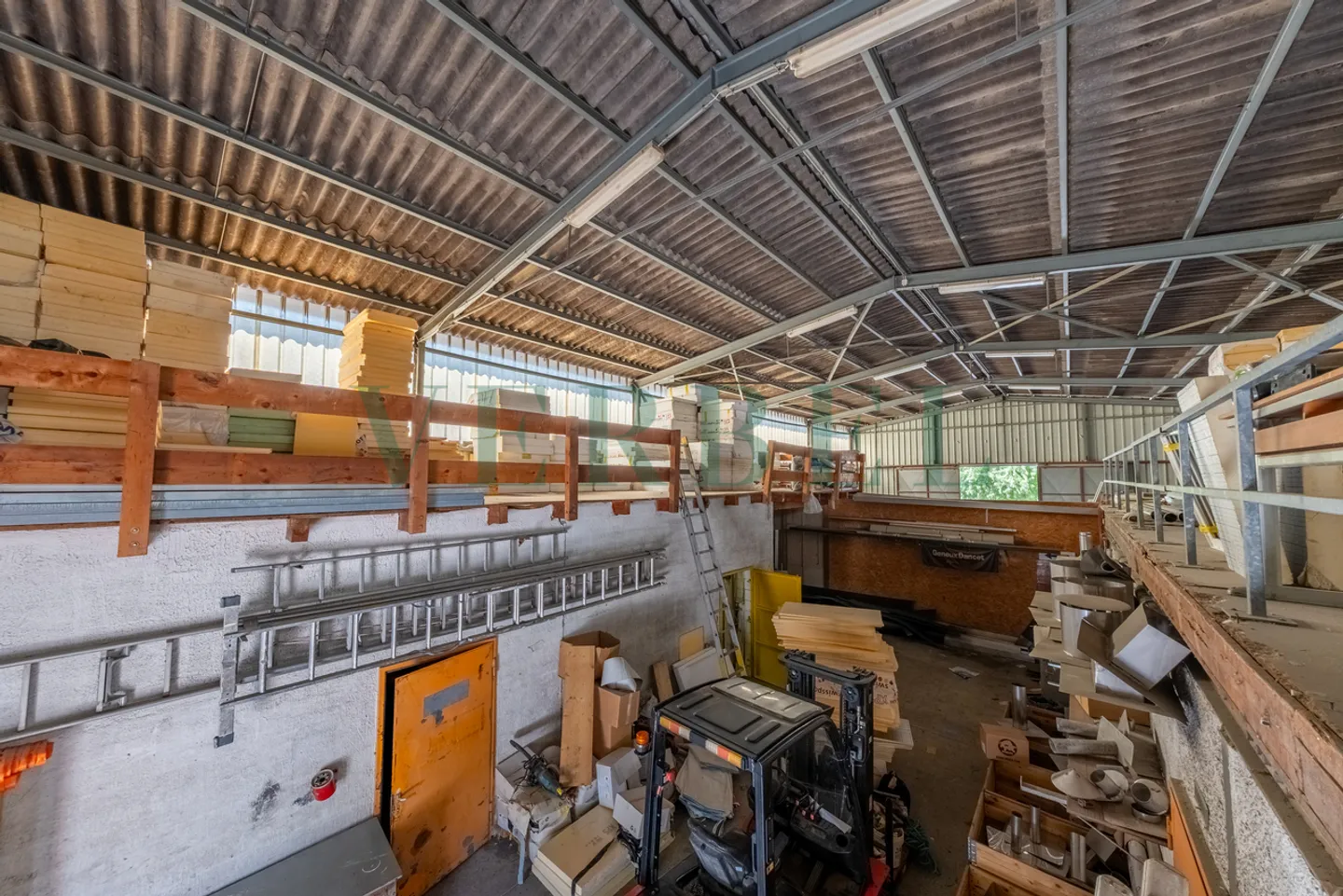 Site industriel polyvalent avec potentiel de développement - Foto 11 di 35