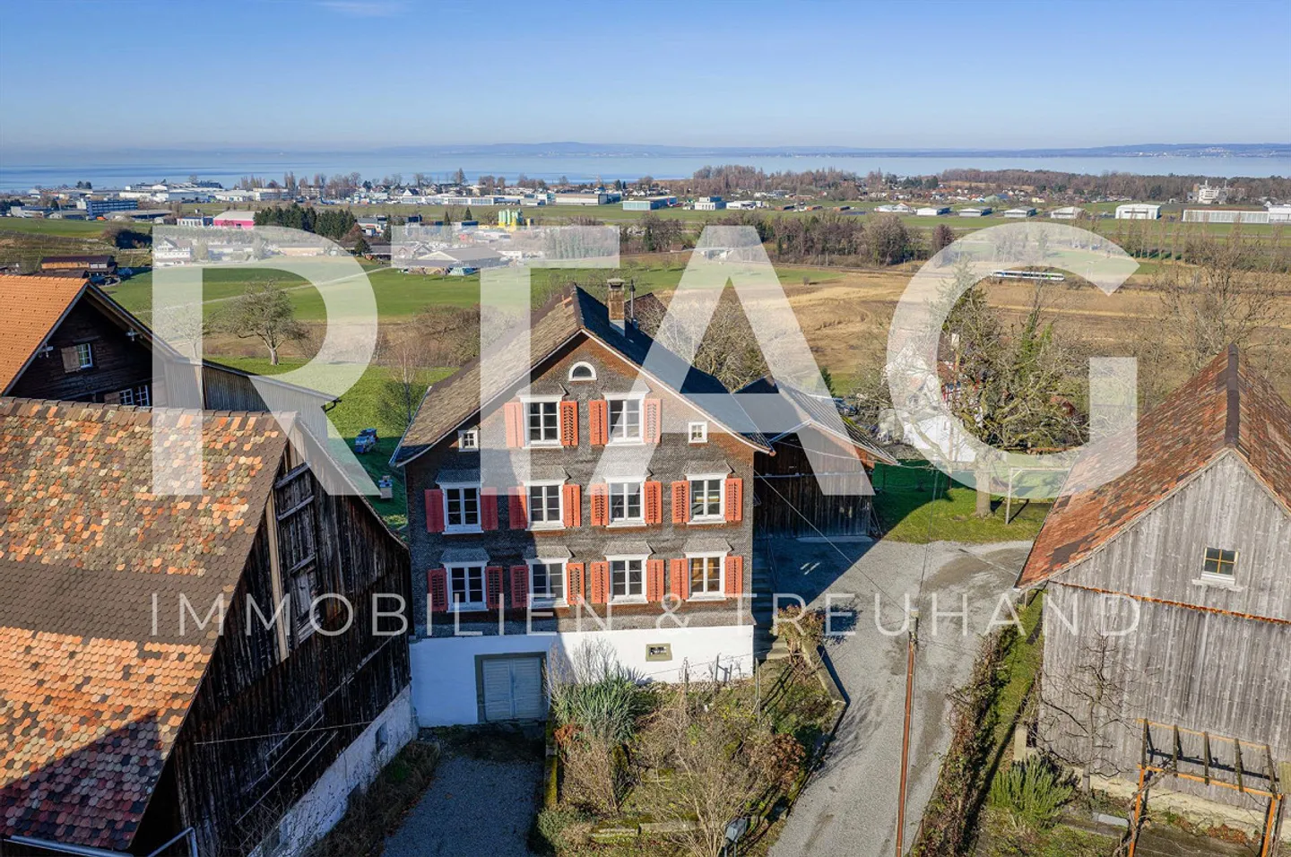 Maison individuelle de 7 pièces - Photo 1 sur 13