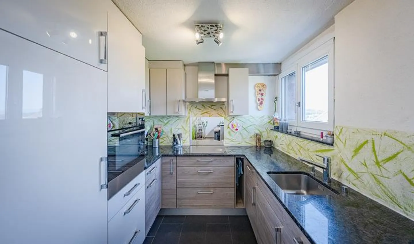 YOUR HOME BETWEEN LAKE AND MOUNTAINS - 4.5 ROOM TERRACED HOUSE IN SPIEZ - Photo 3 of 8