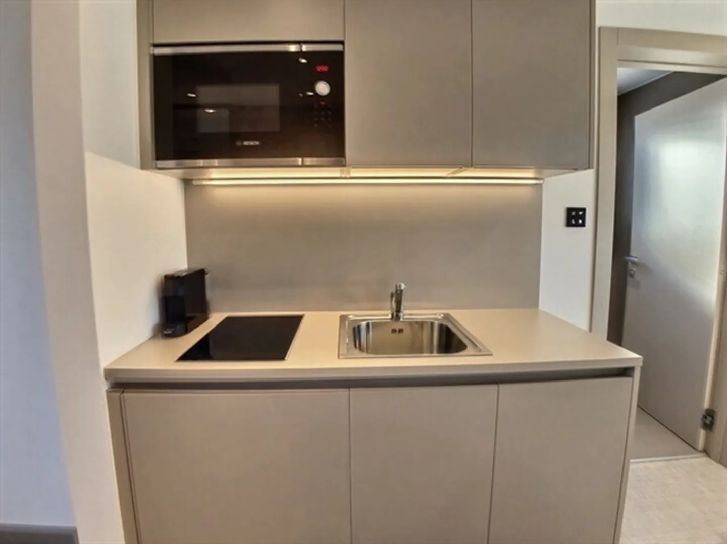 Bellissimo appartamento con 2 camere da letto con nuovo lusso vicino al lago - Foto 3 di 10