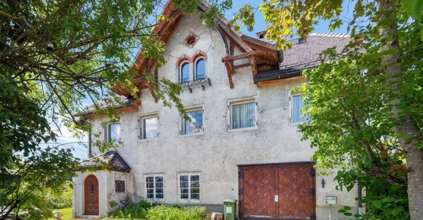 Charming Family Home - Photo 2 of 5
