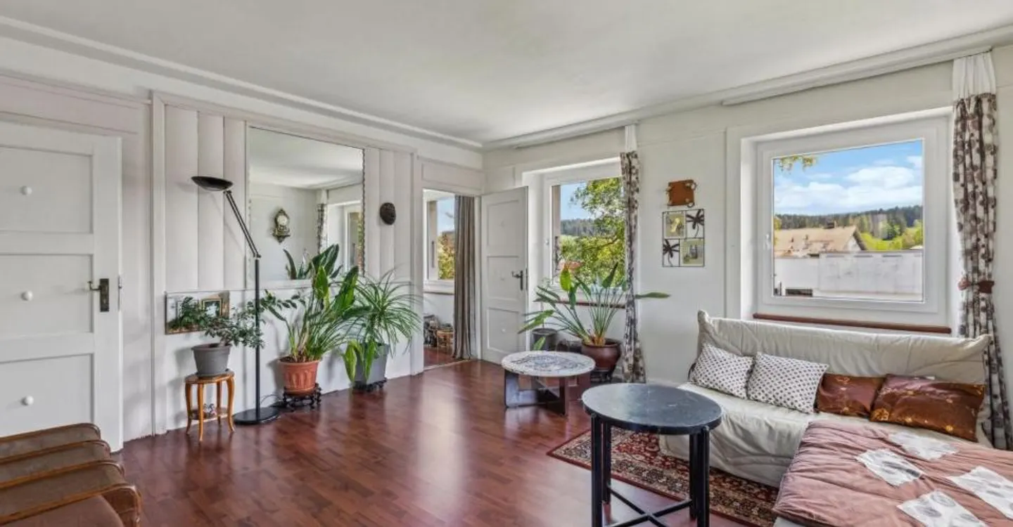 Charming Family Home - Photo 3 of 5