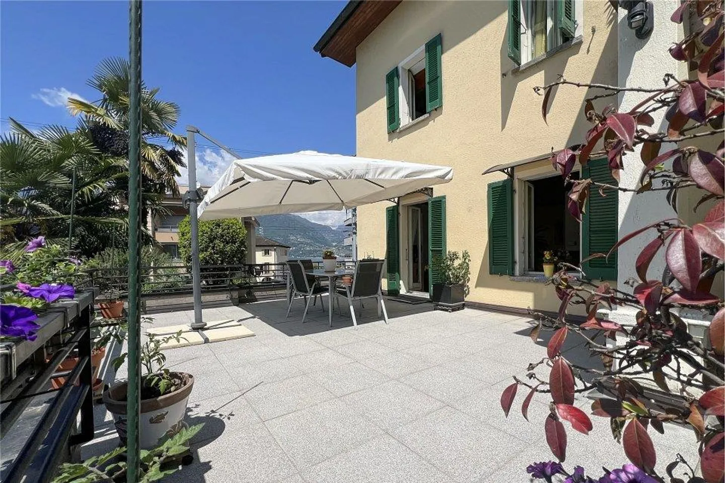Maison jumelée avec jardin - Photo 1 sur 13