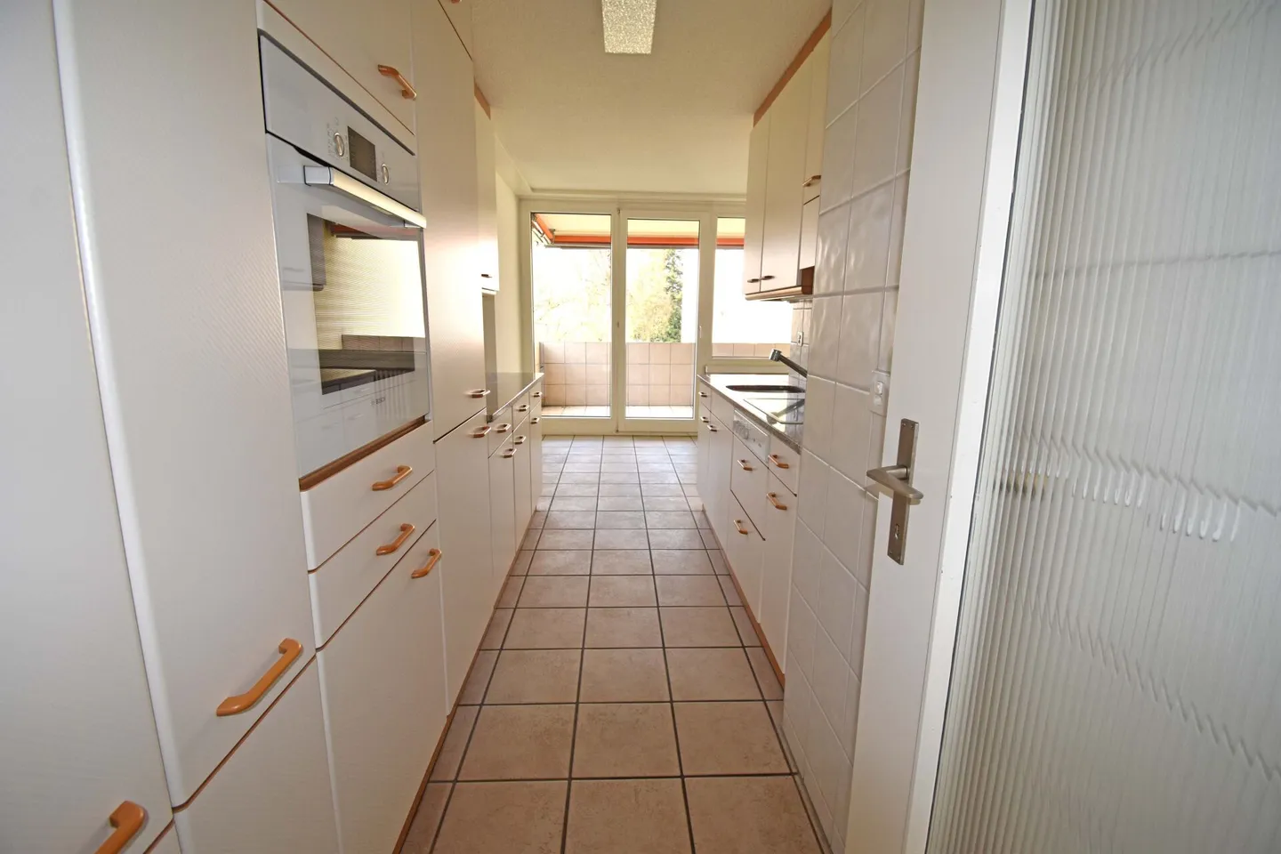 4.5 Room Condominium in Prime Location: Quiet and Centrally Connected - Photo 4 of 13