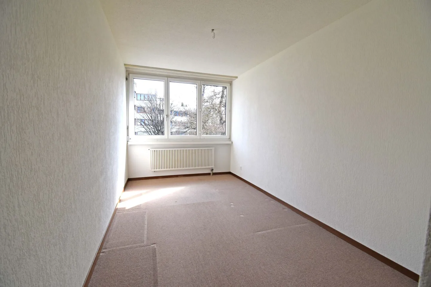 4.5 Room Condominium in Prime Location: Quiet and Centrally Connected - Photo 7 of 13