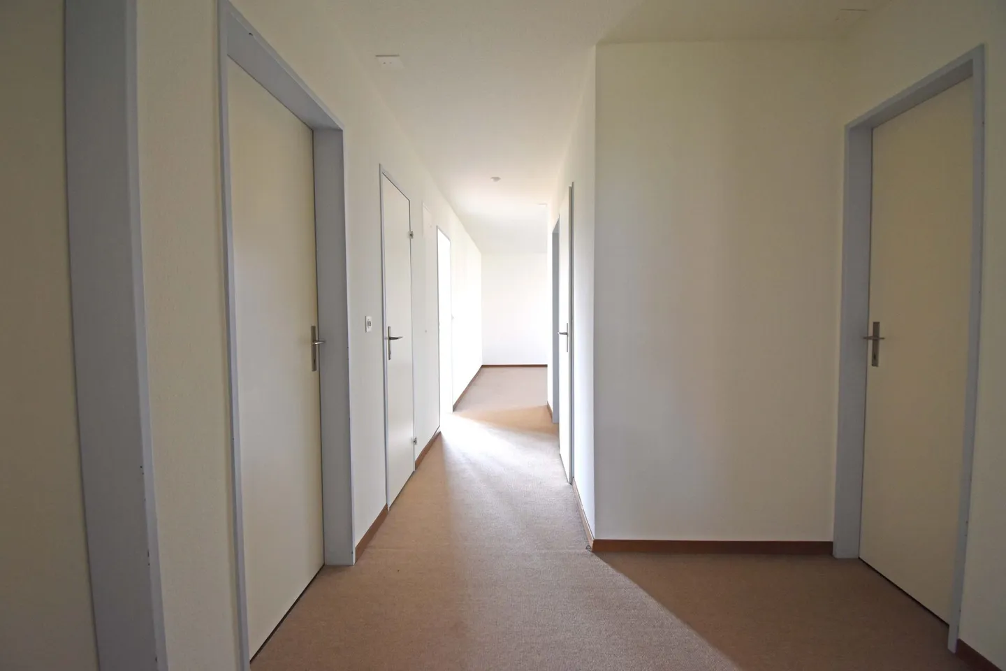 4.5 Room Condominium in Prime Location: Quiet and Centrally Connected - Photo 12 of 13