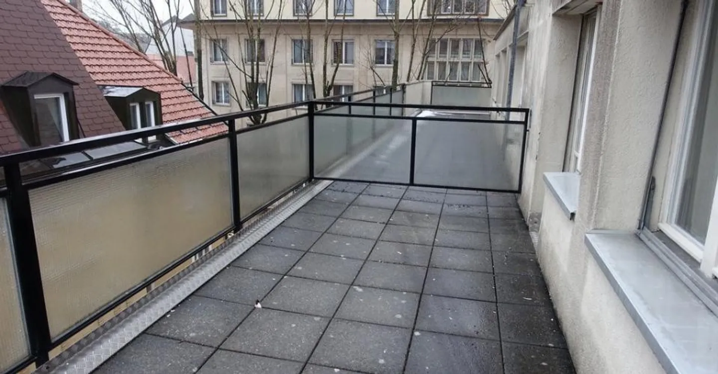Bel appartement avec terrasse - Photo 4 sur 7