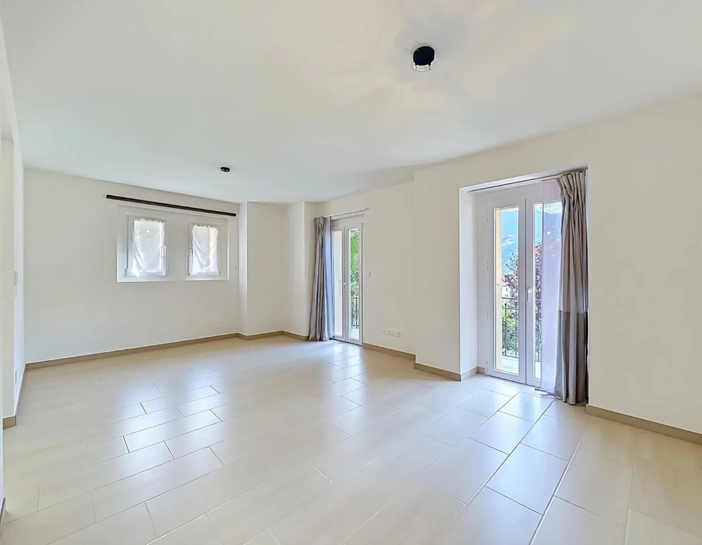 Exclusivity - Magnificent renovated village house, garden and pool - Photo 4 of 13