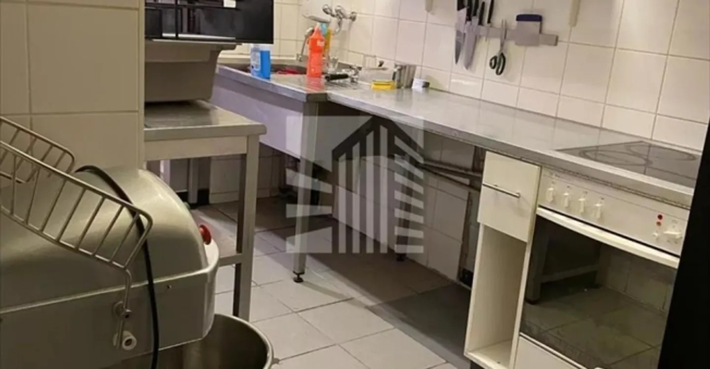 Edificio ad uso misto in affitto - Foto 4 di 8