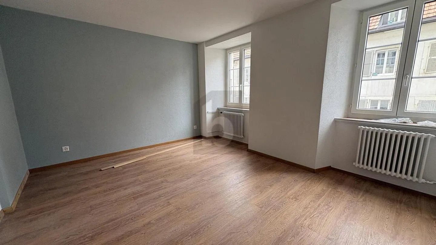 ENTIÈREMENT RÉNOVÉ ET PROCHE DU CENTRE-VILLE - Photo 2 sur 5