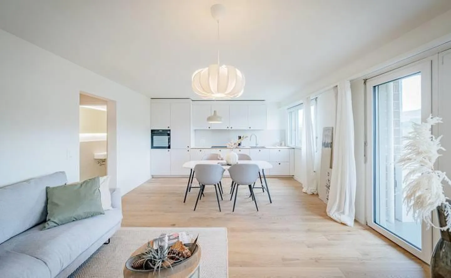 SUPERBE APPARTEMENT DE 4,5 PIÈCES - TOTALITÉ RÉNOVÉ - Photo 4 sur 9