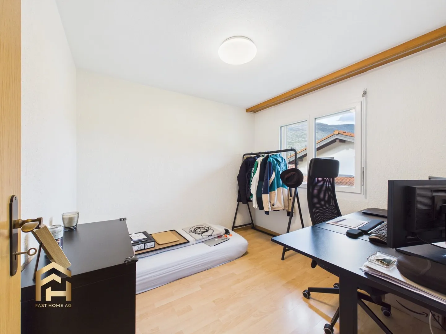 Sunny 4.5-room apartment with balcony in a quiet location of Agarn - Photo 6 of 13