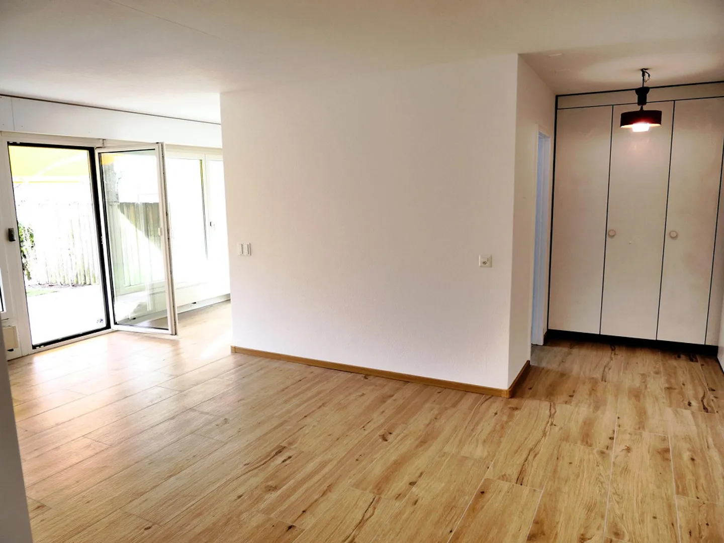 Renovierte Wohnung mit Garten - Foto 2 von 13