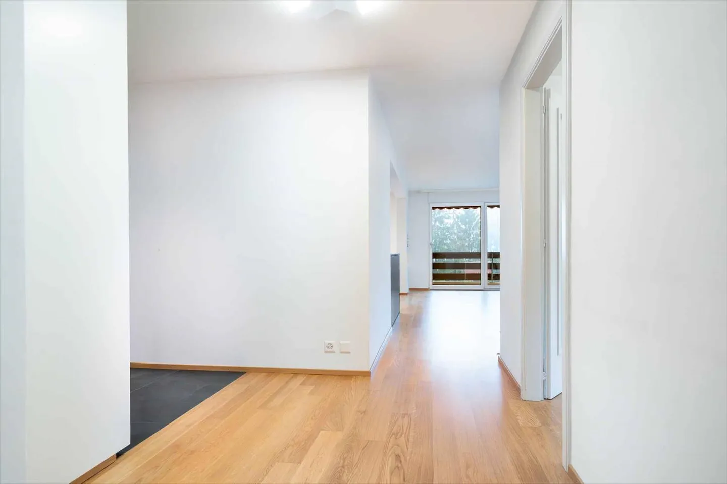 Bell'appartamento di 5,5 stanze di 133 m2, magnificamente ristrutturato con grande balcone - Foto 6 di 13