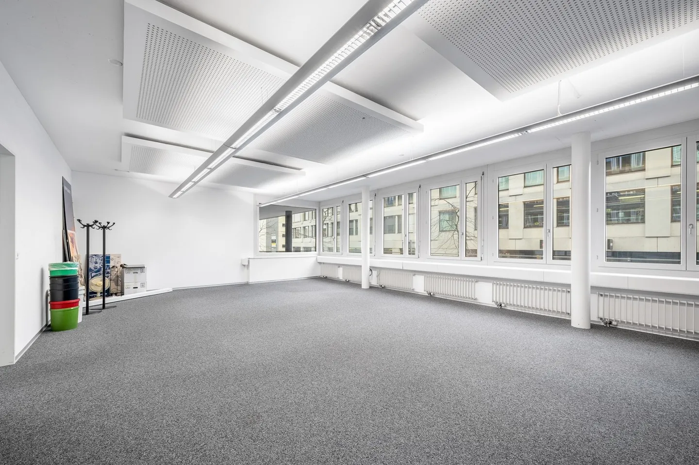 Spazio ufficio in affitto - Foto 2 di 12