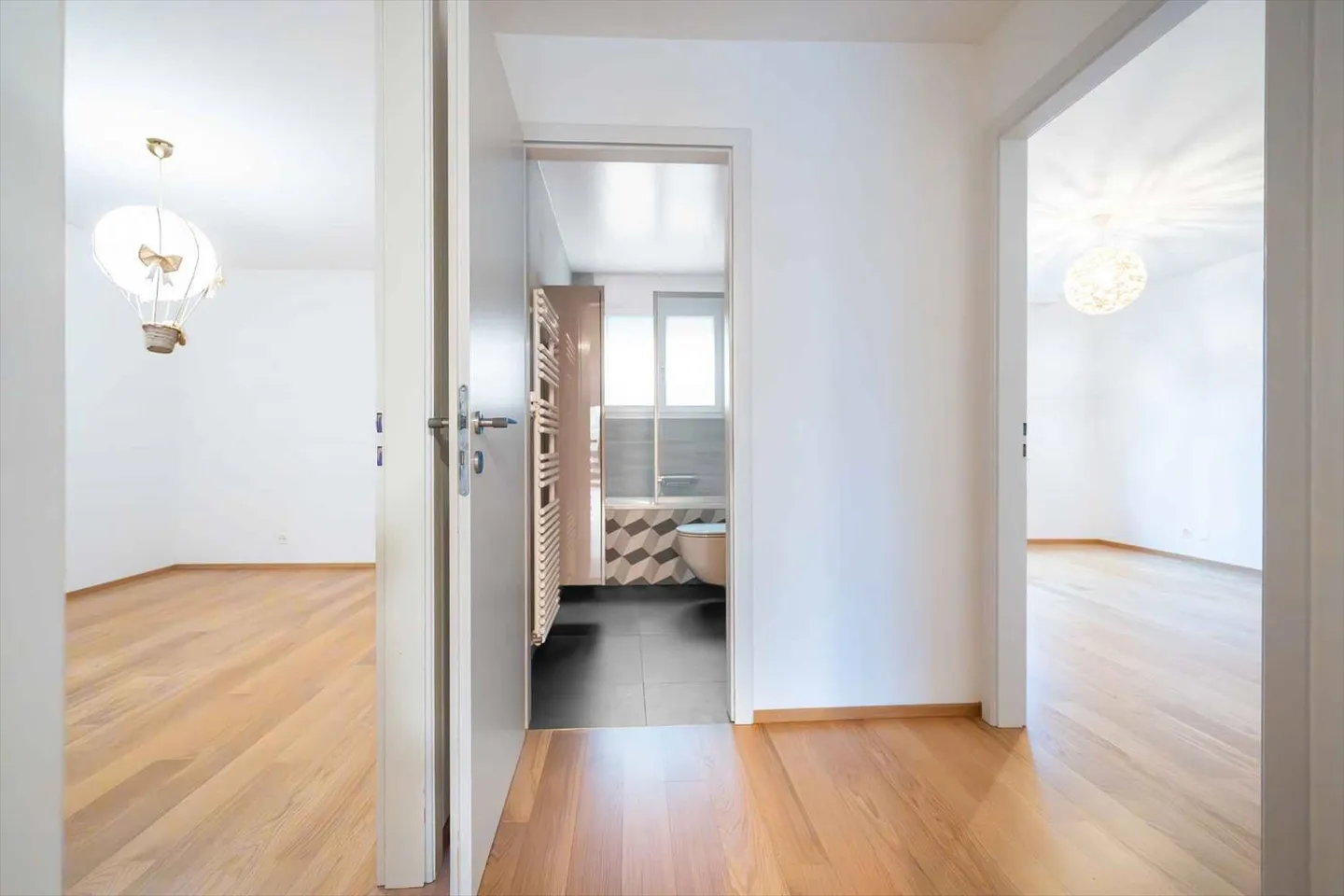 Bell'appartamento di 5,5 stanze di 133 m2, magnificamente ristrutturato con grande balcone - Foto 10 di 13