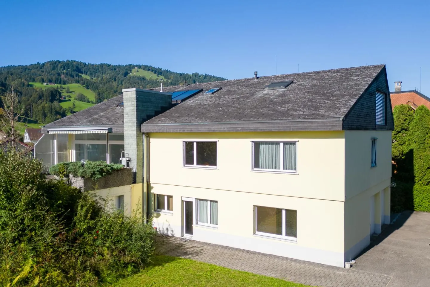 Large residential building with potential - Photo 1 of 7