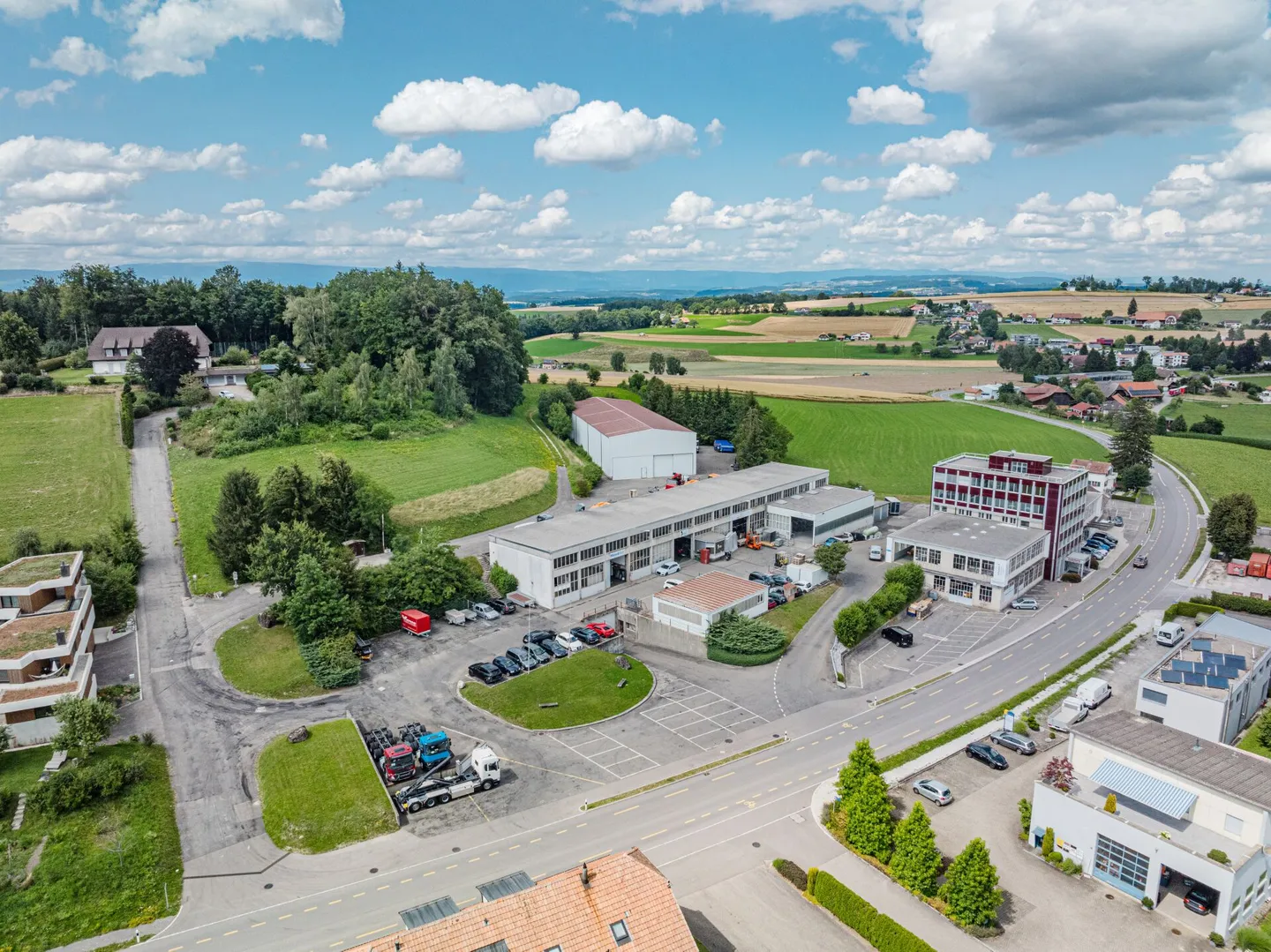 ASSICURARE I RENDIMENTI O SVILUPPARE LO SPAZIO: 8'000 M² DI PROPRIETÀ COMMERCIALE CON 8,2% DI BR - Foto 2 di 7