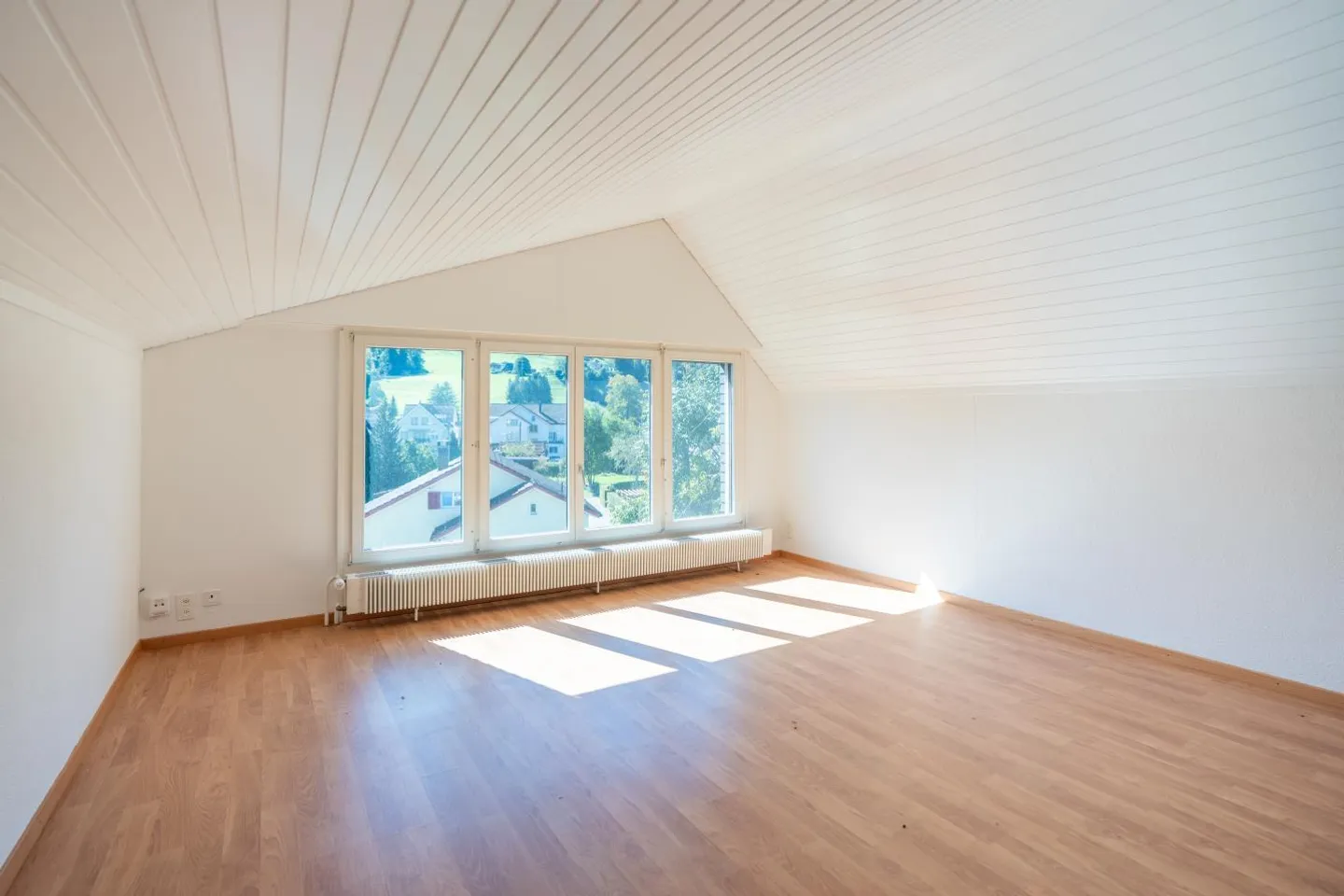 Interessante edificio residenziale con potenziale in una zona residenziale privilegiata - Foto 5 di 7