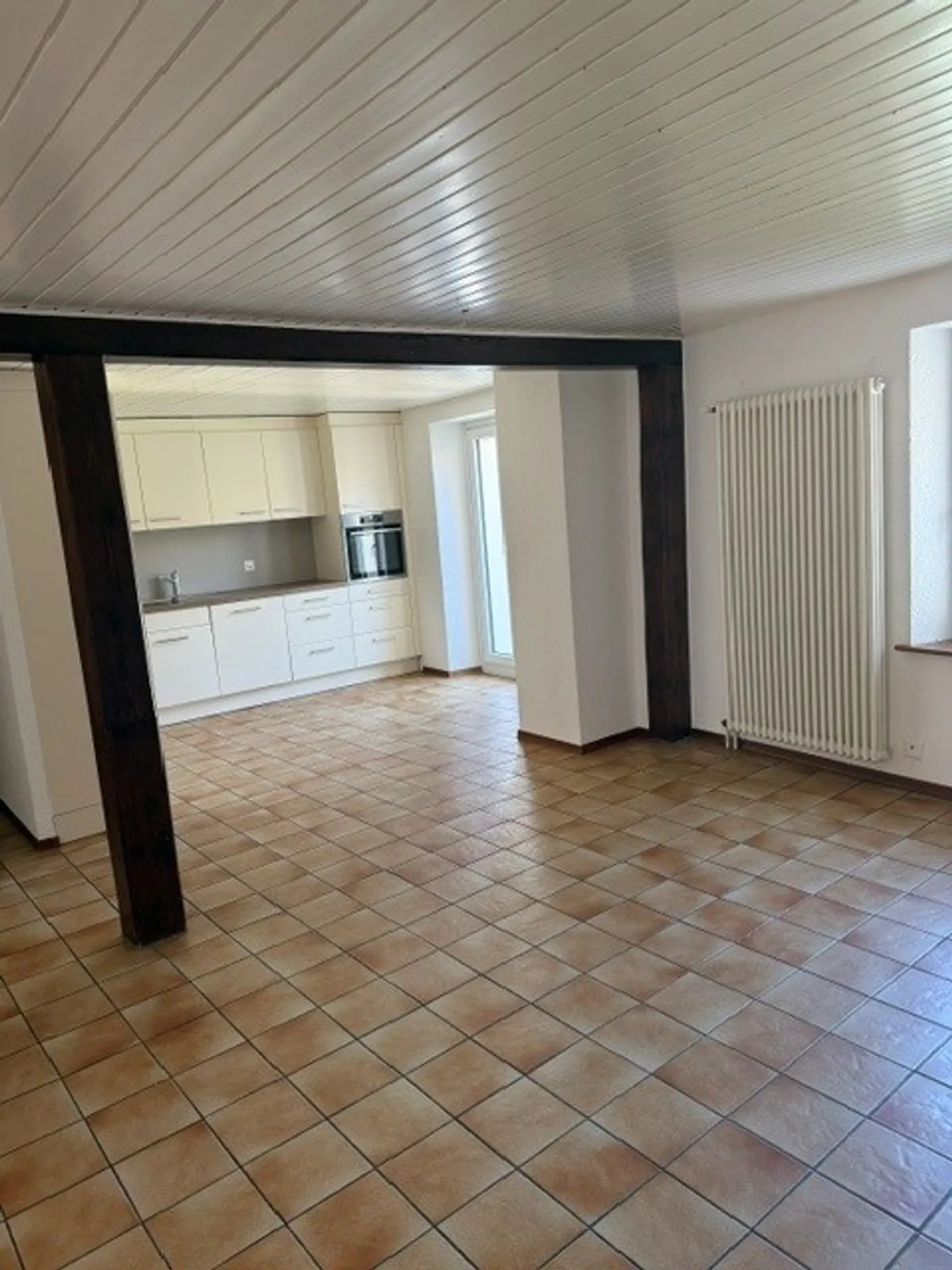 Appartement spacieux 6 pièces - Photo 3 sur 19