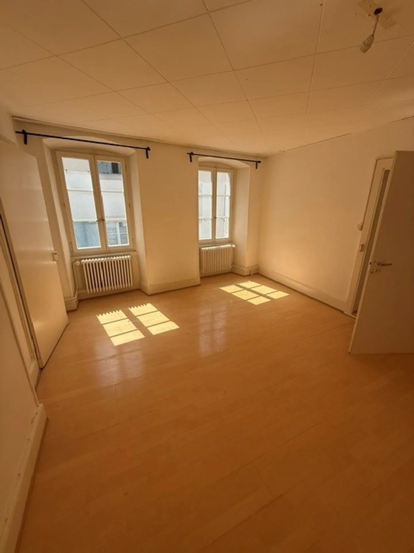 Appartement spacieux 6 pièces - Photo 8 sur 19