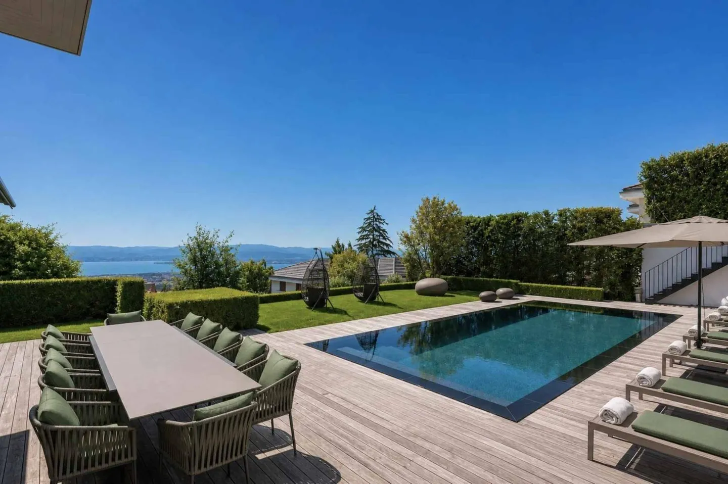 Proprietà di lusso e design contemporaneo con vista panoramica - Foto 2 di 5