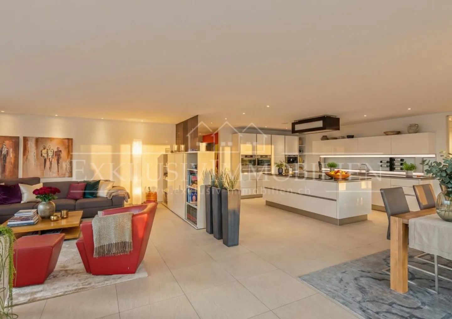 Wohnkomfort der Extraklasse - Ein Logenplatz mit See und Bergblicken - Foto 4 von 9