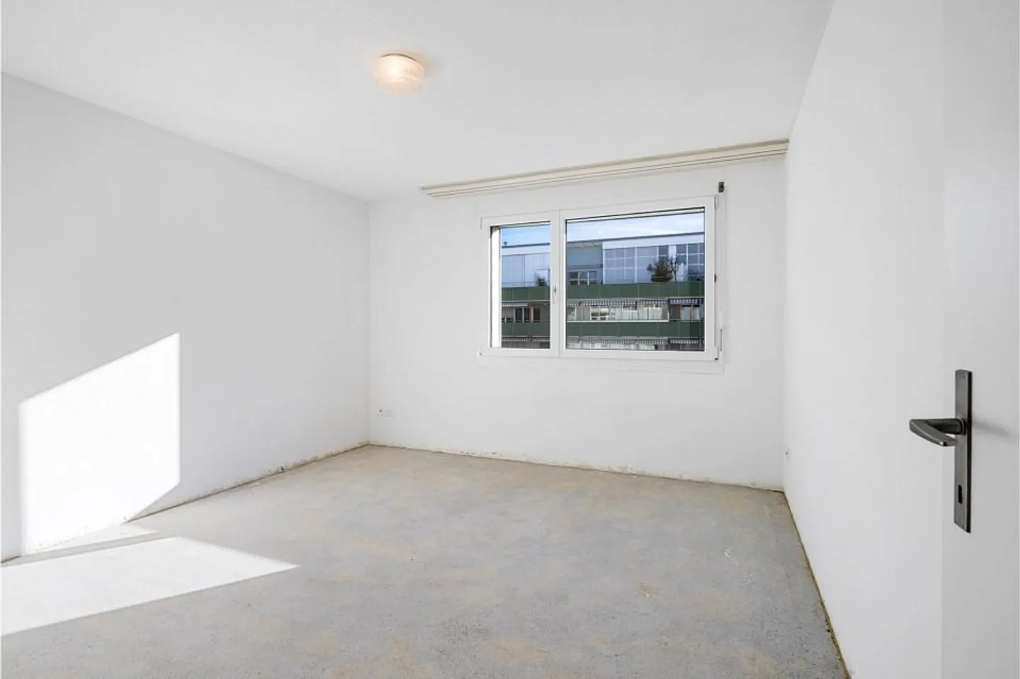 Spacious 3.5-room apartment in an attractive location in Rotkreuz (ZG) - Photo 5 of 6