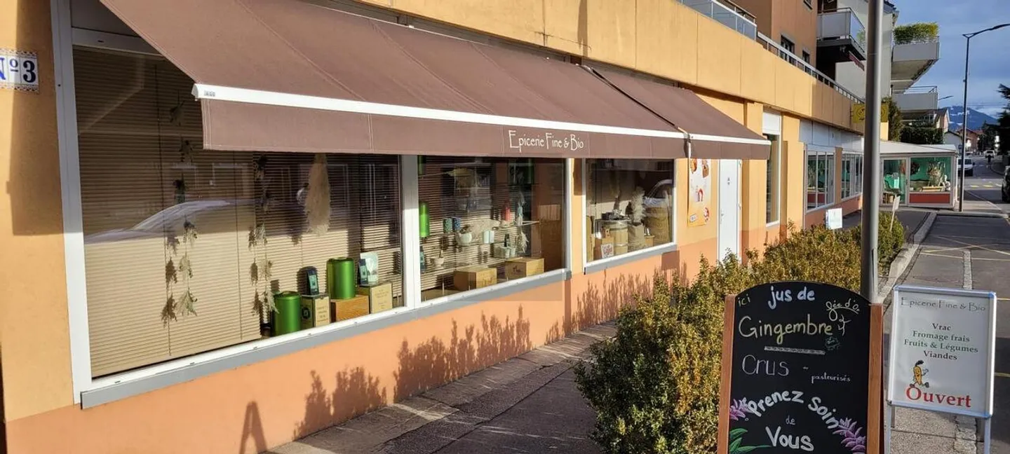 Magasin spacieux et moderne - Photo 1 sur 5