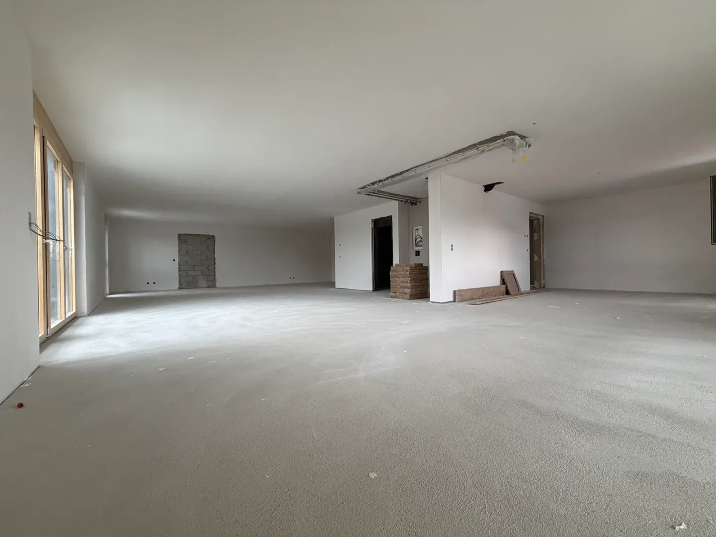 Two commercial spaces of 122 m² to be arranged according to your wishes - Photo 4 of 4